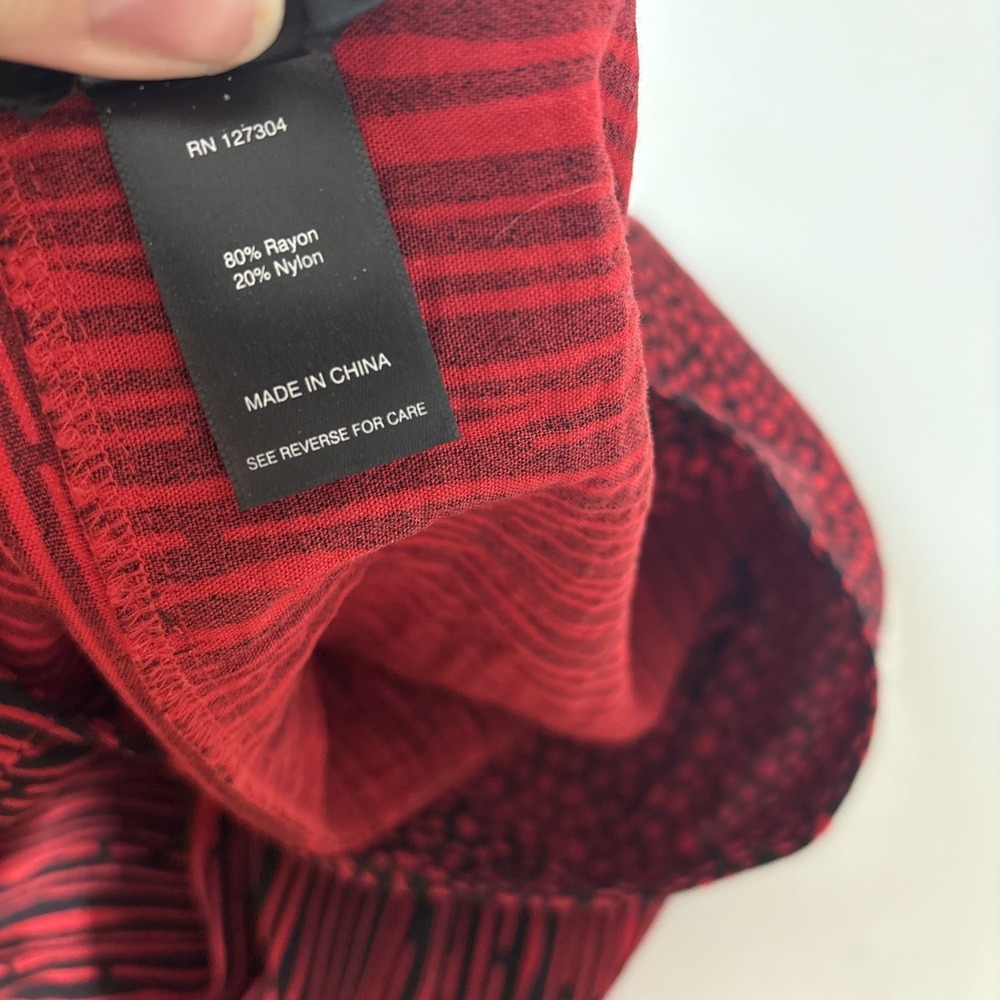 Ali Miles Artsy Red/Black Double Print Blouse W/Unique Buttons Size XL - Picture 8 of 11